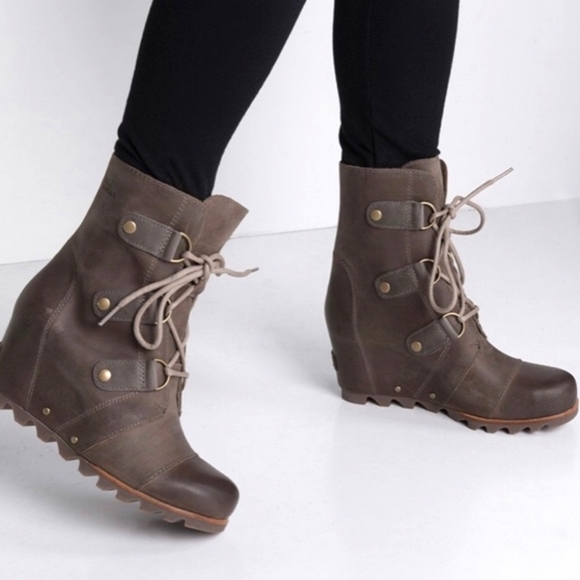 SOREL Joan Of Artic Brown Leather Lace Up Winter Weather Wedge Snow Boots 9 EUC - Picture 4 of 16